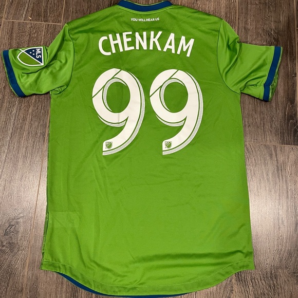 ❌SOLD❌ Seattle Sounders XBOX Jersey (size: medium) - Picture 2 of 2